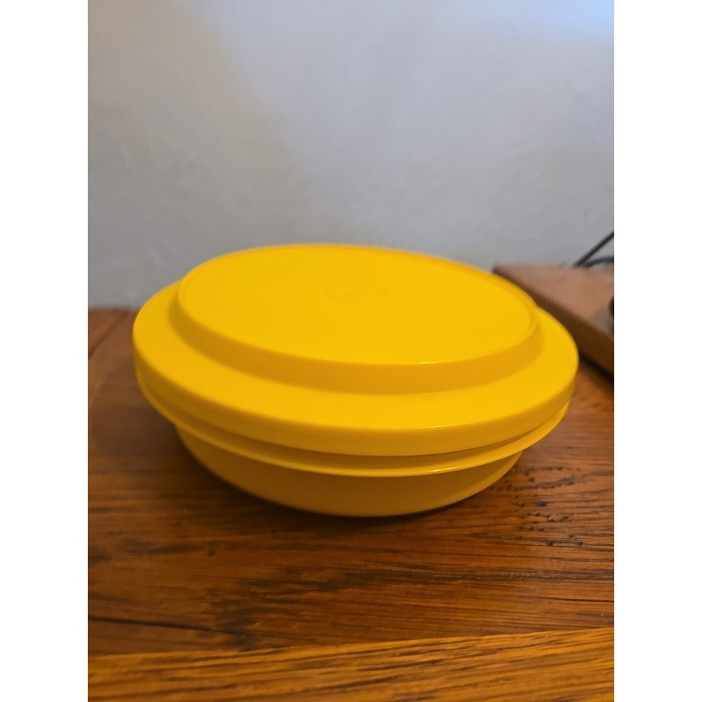 Vintage Tupperware Seal N Serve Bowl with Lid Yellow 1206-14 and 1207-19